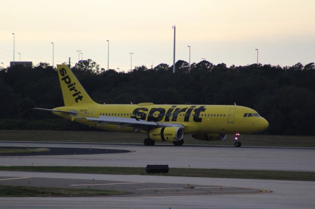 Airbus A320 (N617NK)