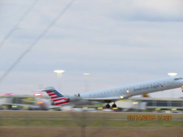 Canadair Regional Jet CRJ-900 (N935LR)