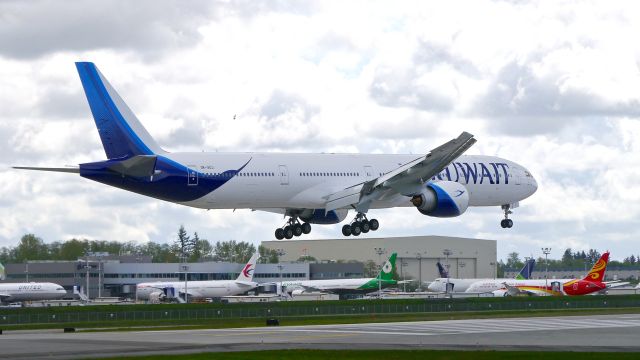 BOEING 777-300 (9K-AOJ) - BOE782 on short final to Rwy 16R to complete a B2 flight on 4.27.17. (ln 1491 / cn 62567).