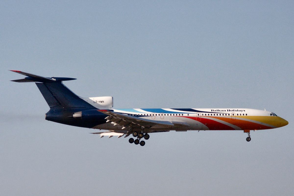 Tupolev Tu-154 (LZ-HMN) - Balkan Holidays operated a few colourful Tupolev 154s into Gatwick in 2003, when this was taken.