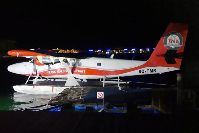 De Havilland Canada Twin Otter (8Q-TMR) - Docked at the jetty for the night at Kanifushi Island on 6-Jan-24 ready for next day’s early morning departure to MLE via Fushifaru Island.