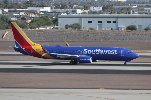 Boeing 737-800 (N8501V)