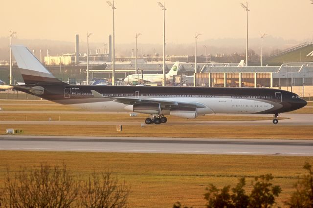 Airbus A340-600 (M-IABU)