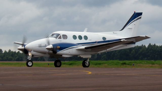 Beechcraft King Air 90 (PT-LLR)