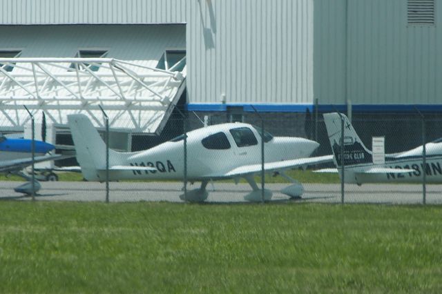 Cirrus SR-22 (N13QA)