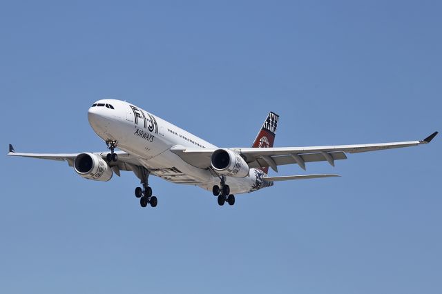 Airbus A330-200 (DQ-FJV) - Landing. 