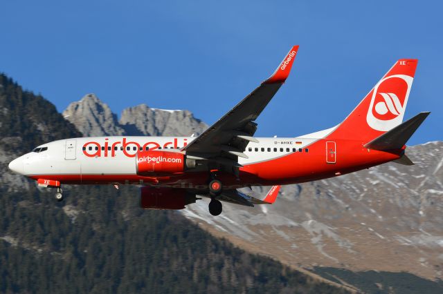Boeing 737-700 (D-AHXE)