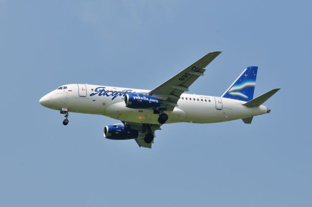 Sukhoi Superjet 100 (RA-89012) - 2015/8/1 Yakutia Airlines 