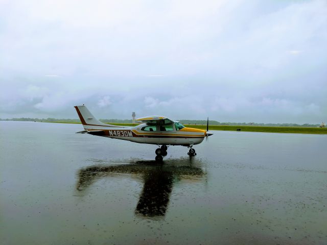 Cessna Centurion (N483DM) - Waiting for better departure weather in KAZO