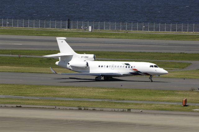 Dassault Falcon 7X (XT-EBO) - Taxing at Haneda Intl Airport on 2013/05/31 "Togo Gvmt VIR Flight"