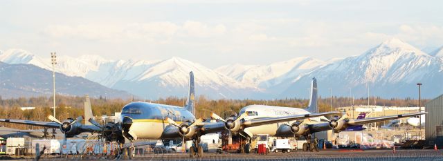 Douglas DC-6 (N451CE)