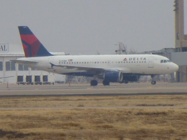 Airbus A320 (N352NW)