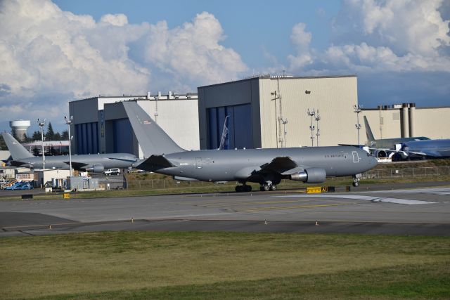 Boeing Pegasus (N842BA) - 9/20/2016: USAF 2016 Boeing KC-46A Pegasus (767-2LKC) (N842BA) taxiing after landing as its sistership (N461FT) is being towed. 