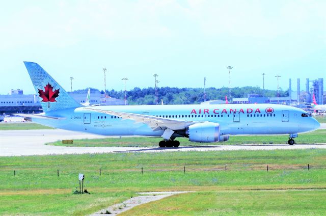 Boeing 787-8 (C-GHQQ)