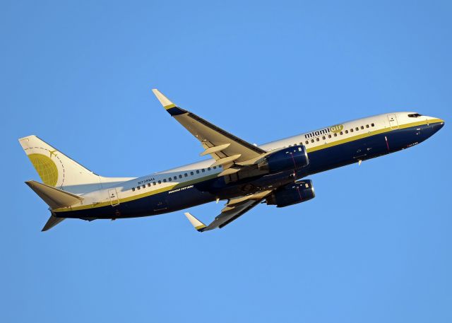 Boeing 737-800 (N738MA)