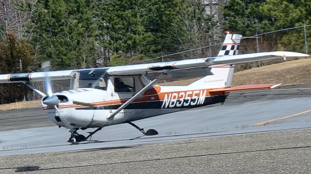 Cessna Commuter (N8355M) - Cessna A150K Taxiing at 2W6
