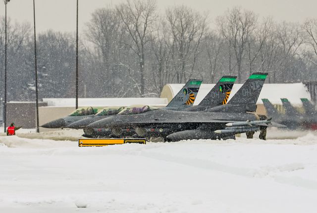 Lockheed F-16 Fighting Falcon (89-2165) - How about a little relief from the summer heat? Here’s a refreshing F-16 shot in the snow from the 180th Fighter Wing in the January 2022. Here, we have the D-model still with the yellow tail, the 180 FW Flagship (89-2098), and 89-2085.