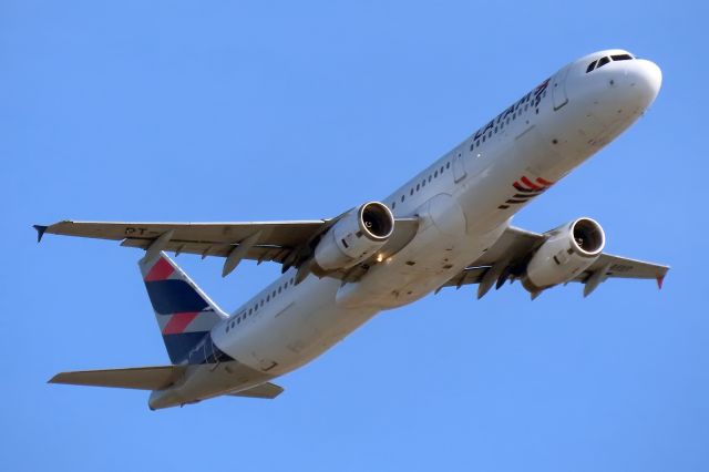 Airbus A321 (PT-MXB)