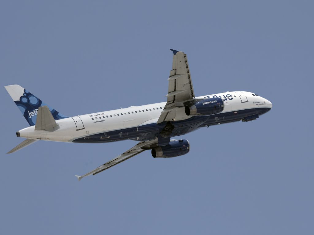Airbus A320 (N570JB)
