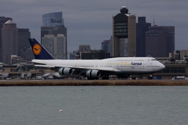 BOEING 747-8 (D-ABYM)