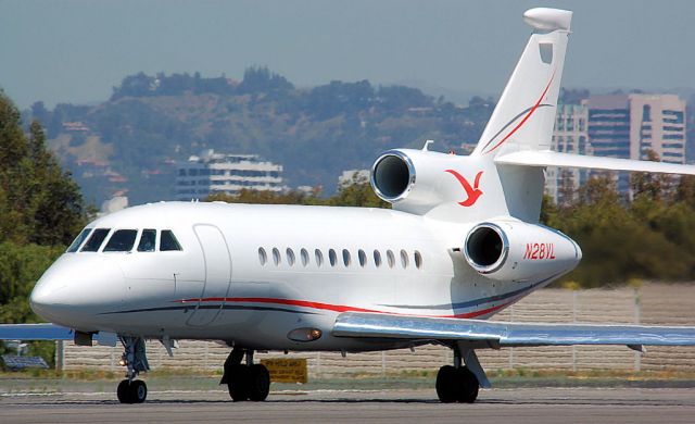 Dassault Falcon 900 (N28VL)