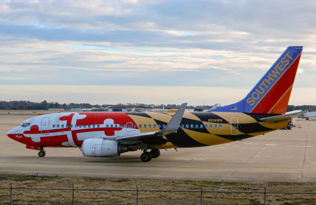 Boeing 737-700 (N214WN)