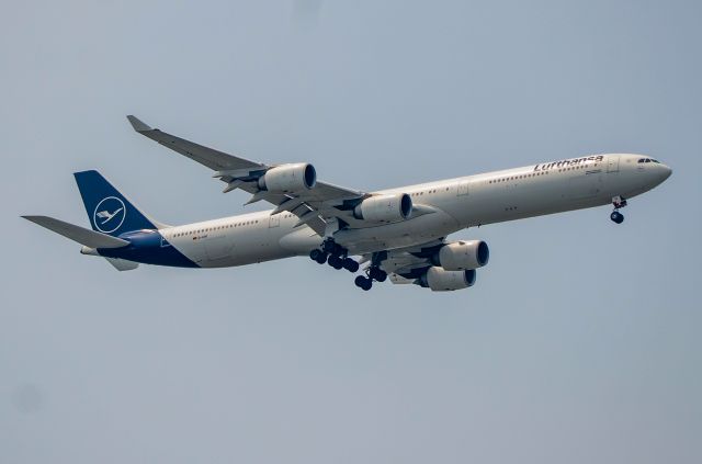 Airbus A340-600 (D-AIHI)