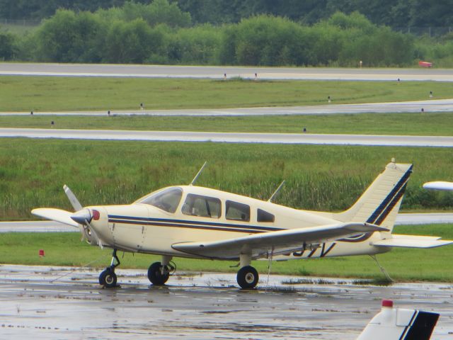 Piper Cherokee (N5857V)