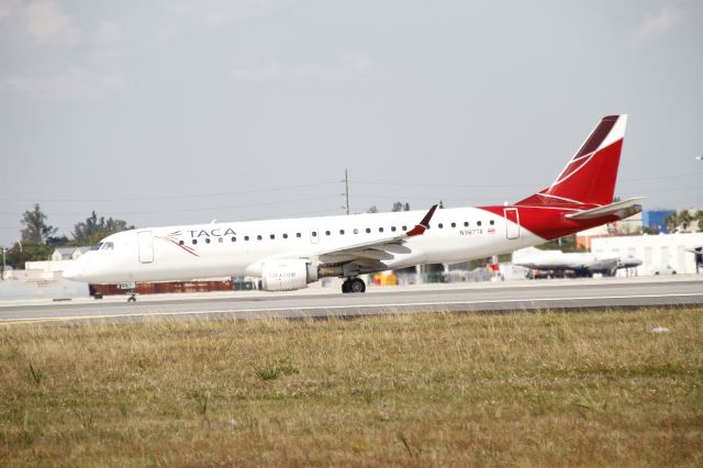 Embraer ERJ-190 (N987TA)