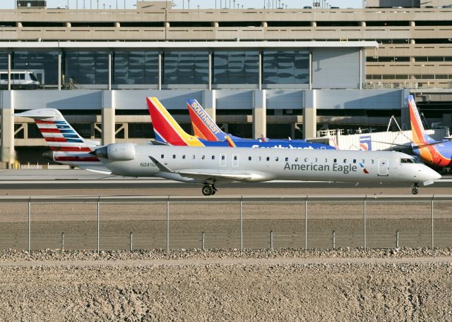 Canadair Regional Jet CRJ-900 (N241LR)