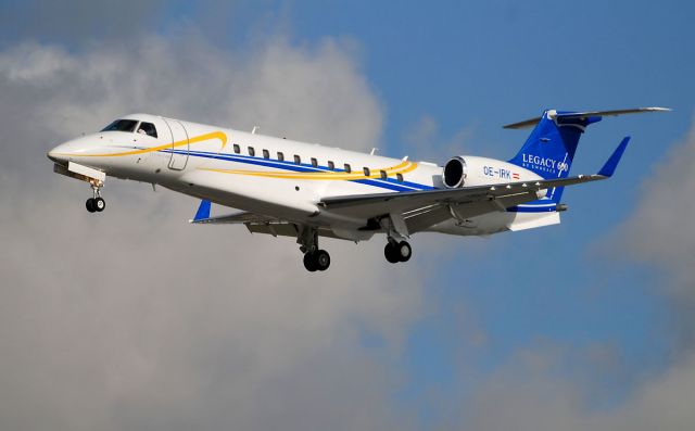 Embraer ERJ-135 (OE-IRK)