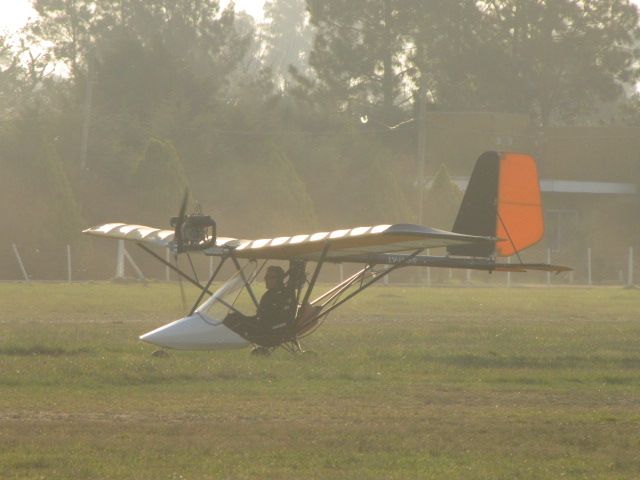 Unknown/Generic Microlight aircraft (LVU152)