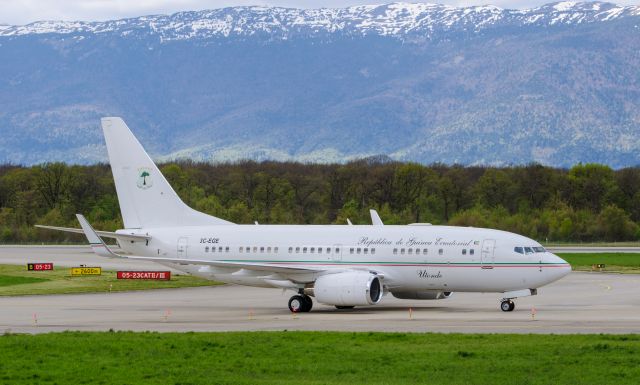 Boeing 737-700 (3C-EGE) - 737-7FB - Républica de Guinea Ecuatorial - GVA 