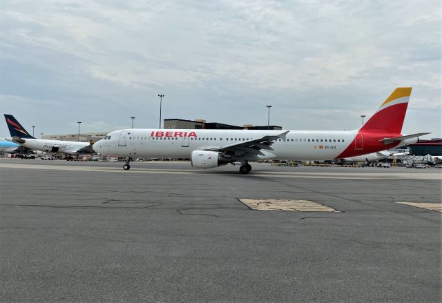 Airbus A320 (EC-ILO) - Iberia A320 retirement flight stop @ Logan 07/21/23