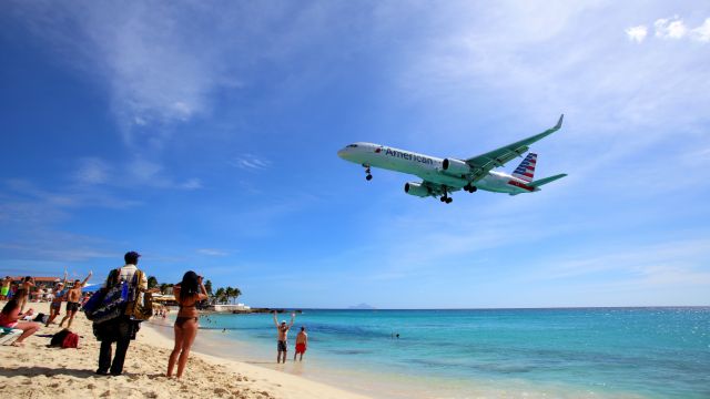 Boeing 757-200 (N205UW) - Maho Beach le 30/03/2015.