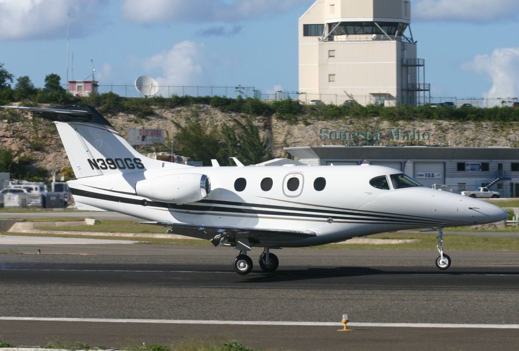 Dassault Falcon 2000 (N390GS)