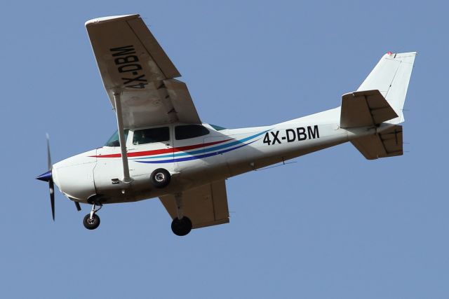 Cessna Skyhawk (4X-DBM) - 03/05/2025:br /Practiced multiple touch & go maneuvers to runway 12.