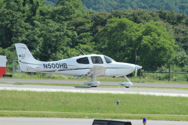 Cirrus SR-22 (N500HB) - Arriving 2018 CPPP Williamsport Regional