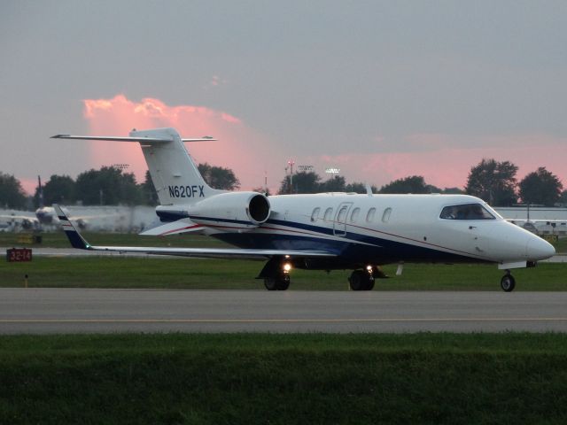 Learjet 40 (N620FX)