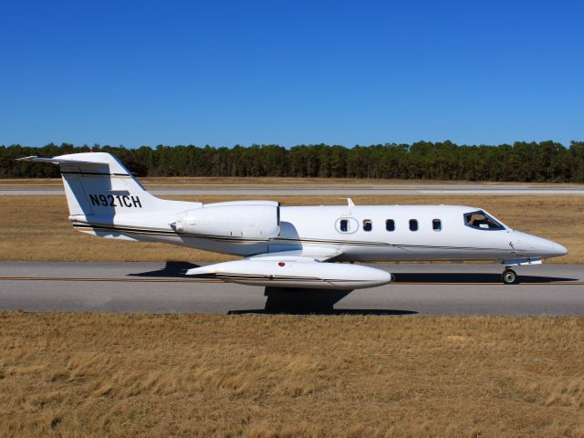Learjet 35 (N921CH)