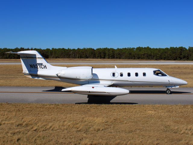 Learjet 35 (N921CH)