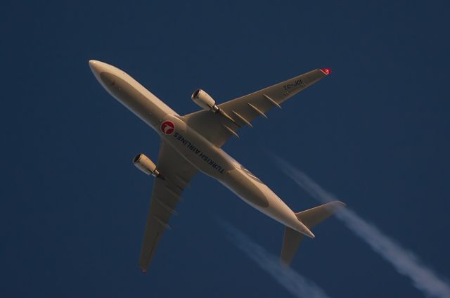 Airbus A330-300 (TC-JOI) - 22/11/2015 Turkish A333 TC-JOI Passes overhead Lancashire,England,UK at 34,000ft bathed in the late afternoon winter sunshine as she heads out across the Irish Sea working route IST-IAD THY7. Photo taken from the ground. Pentax k-5. 