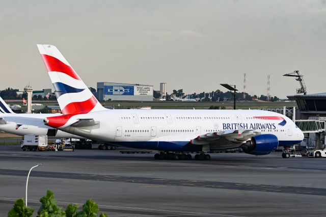 Airbus A380-800 (G-XLEI)