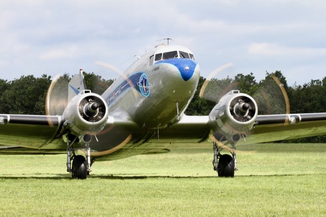 Douglas DC-3 (F-BBBE)