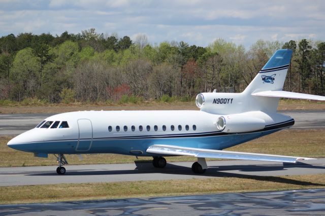 Dassault Falcon 900 (N900YY)