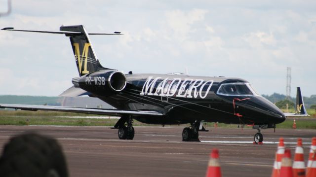 Learjet 40 (PR-WSB)