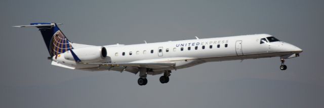 Embraer ERJ-145 (N11127) - Arrival 34R.