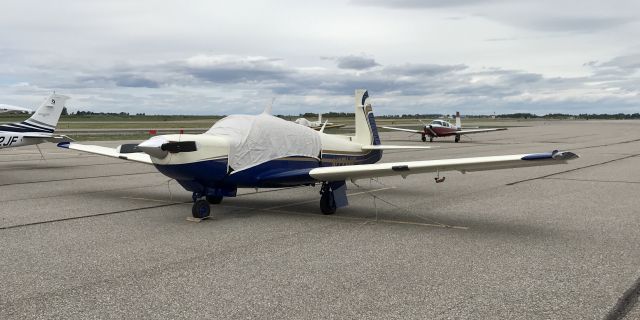 Mooney M-20 Turbo (N17ME)