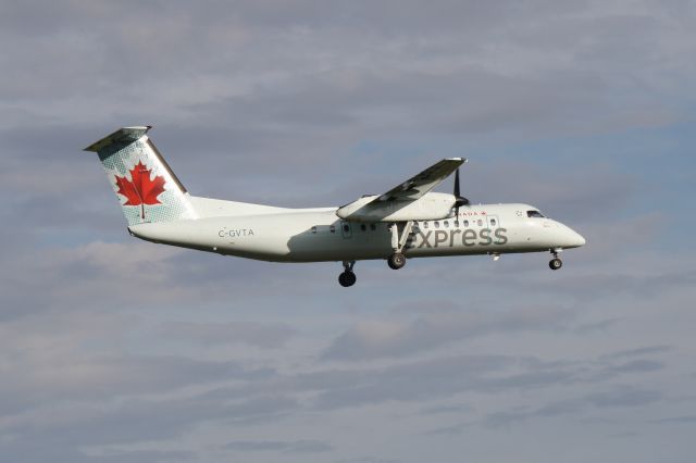 de Havilland Dash 8-300 (C-GVTA) - Arriving in Montreal on runway 24R