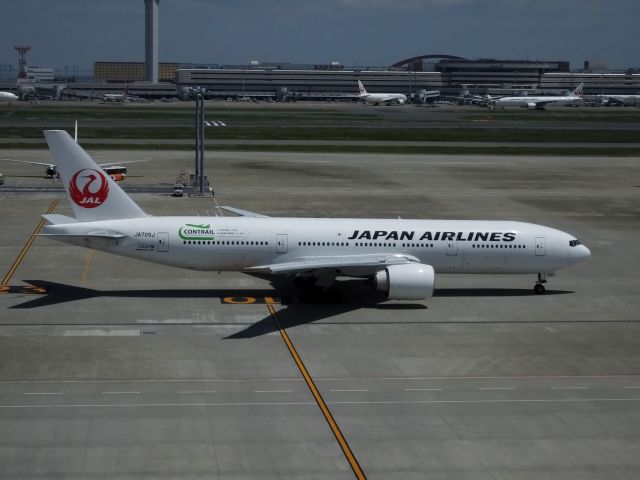 Boeing 777-200 (JA705J)